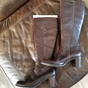 Liz Claiborne boots nwot Marley